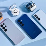 Los tres integrantes de la serie Samsung Galaxy S25 junto con el Galaxy Watch Ultra, el Galaxy Ring y los Galaxy Buds 3 Pro