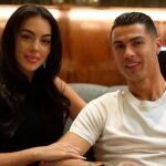No es el de Georgina y Cristiano, pero este anillo de Pandora por menos de 30 euros arrasa en Amazon