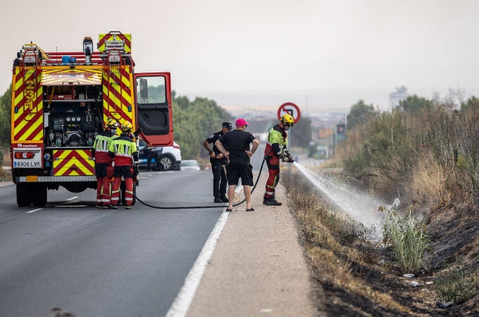 Labores de extinción en el incendio en Torrijos (Toledo)