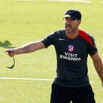 Simeone, en un entrenamiento del Atlético