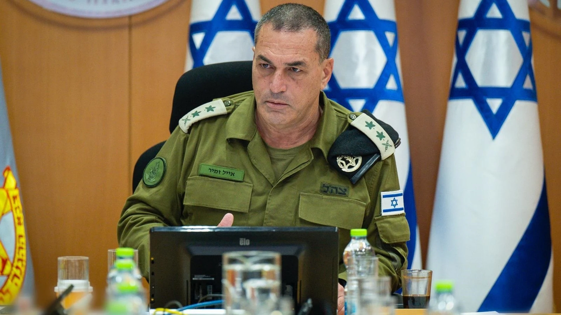 El jefe de las Fuerzas de Defensa de Israel (FDI), Eyal Zamir, durante una reuniónREMITIDA / HANDOUT por FUERZAS DE DEFENSA DE ISRAELFotografía remitida a medios de comunicación exclusivamente para ilustrar la noticia a la que hace referencia la imagen, y citando la procedencia de la imagen en la firma13/08/2025