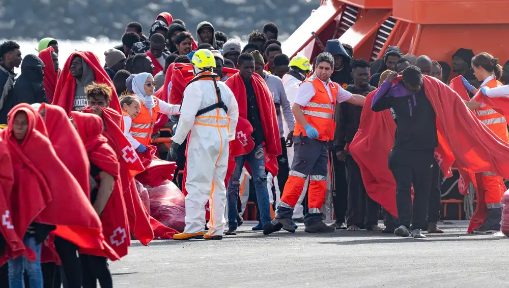 Sucesos.- AMP.- Llegan 14 pateras a Baleares con más de 200 personas a bordo