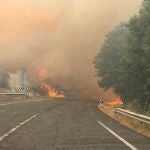 Imagen de archivo de una de las carreteras afectadas por el fuego. 
