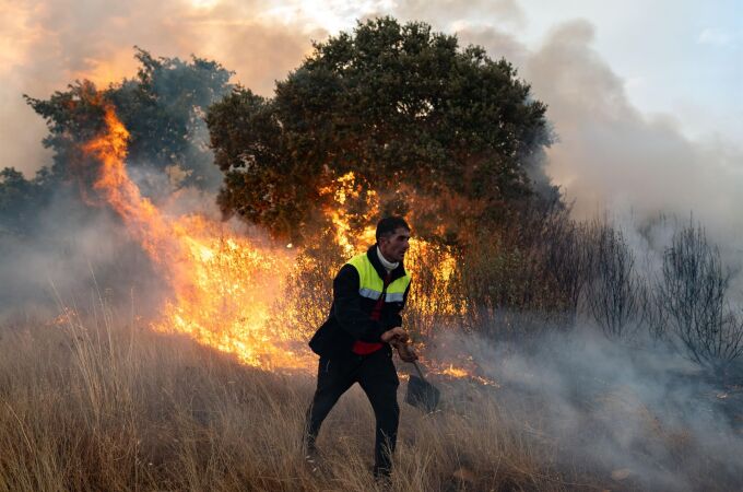 Sucesos.- Más de 4.000 personas evacuadas en León por el incendio de Molezuelas