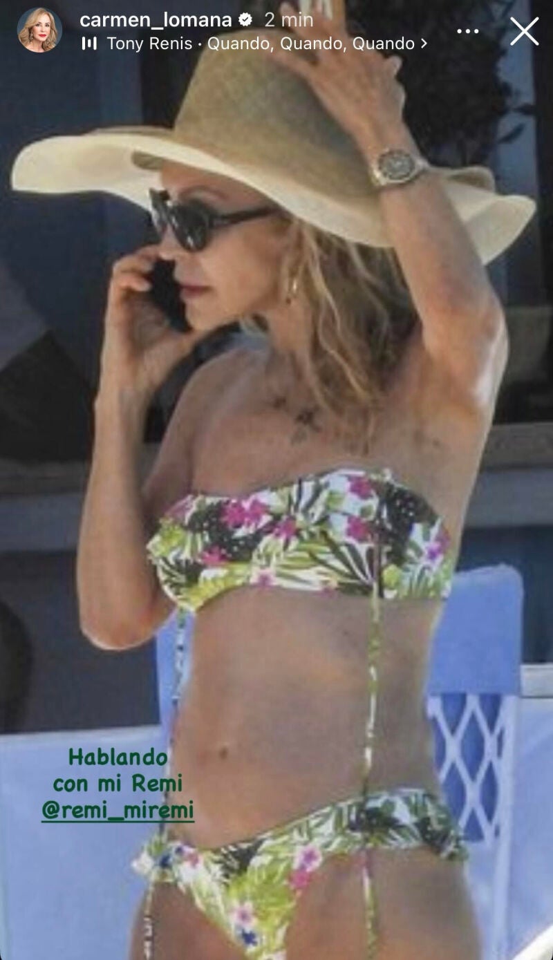 Carmen Lomana en bikini.