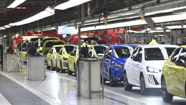 Economía/Macro.- La facturación de la industria vuelve a terreno positivo tras subir 3,4% en junio