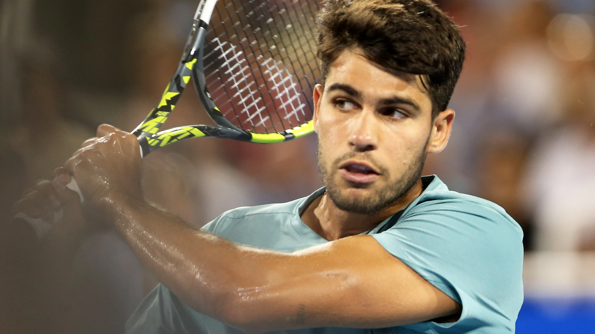 MASON (United States), 14/08/2025.- Carlos Alcaraz of Spain in action against Luca Nardi of Italy during the mens singles round of 16 match of the Cincinnati Open at the Lindner Family Tennis Center in Mason, Ohio, USA, 13 August 2025. (Tenis, Italia, España) EFE/EPA/MARK LYONS