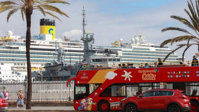 Un crucero atracado en el Puerto de Cádiz, el más concurrido