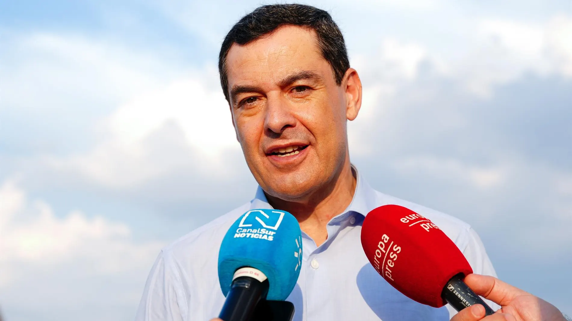 Suc.- Moreno agradece a Portugal su cooperación en el incendio de Aroche y valora el "enorme" trabajo de los efectivos