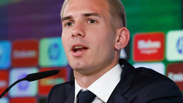Presentación de Franco Mastantuono