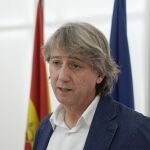 El secretario general del PSOE de Castilla y León, Carlos Martínez, atiende a la prensa