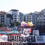 Una manifestación a favor de los etarras presos y de la independencia del País Vasco en Vitoria