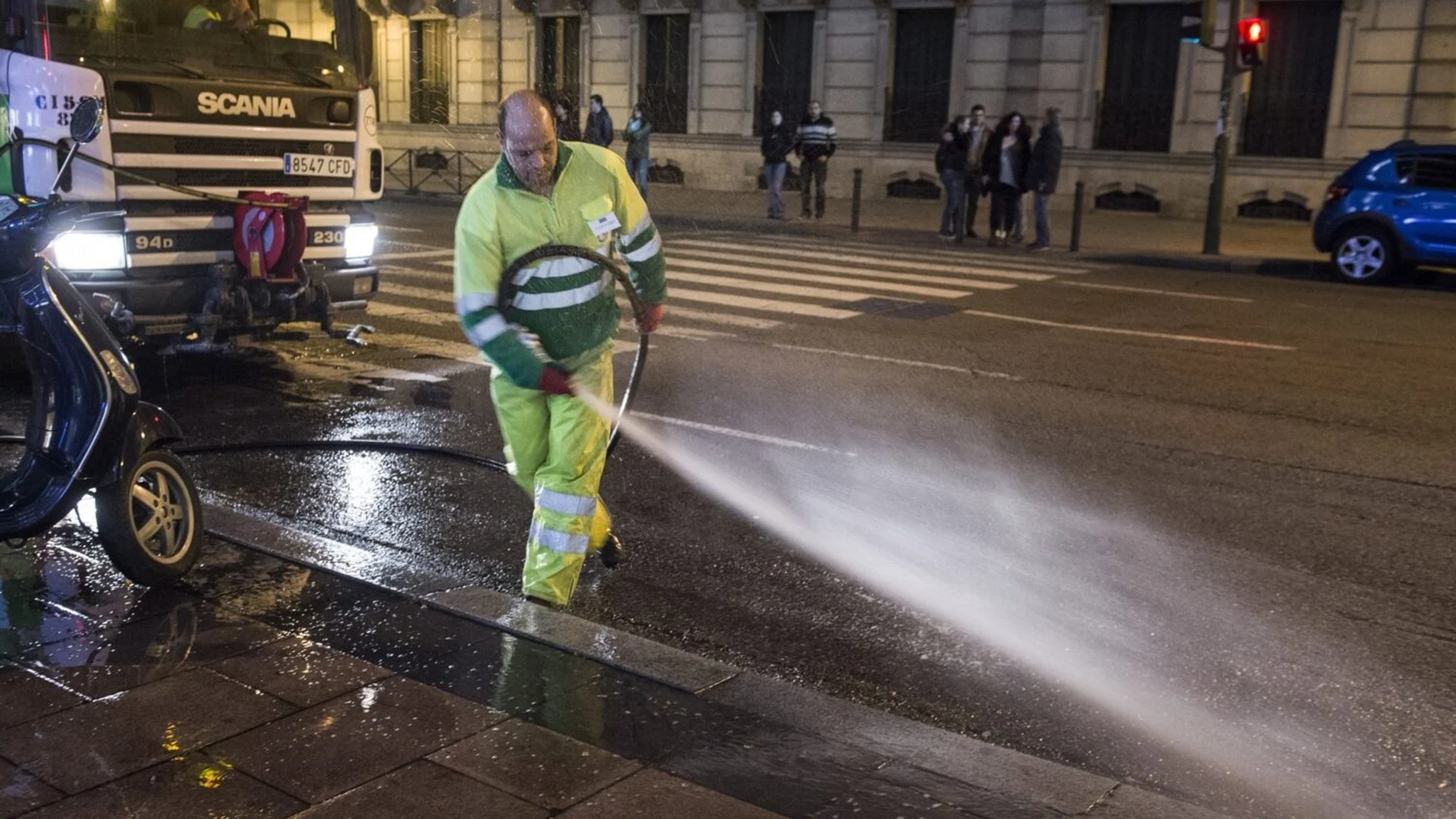 MADRID.-Hasta 160 trabajadores forman parte del dispositivo municipal de limpieza de las fiestas de la Paloma