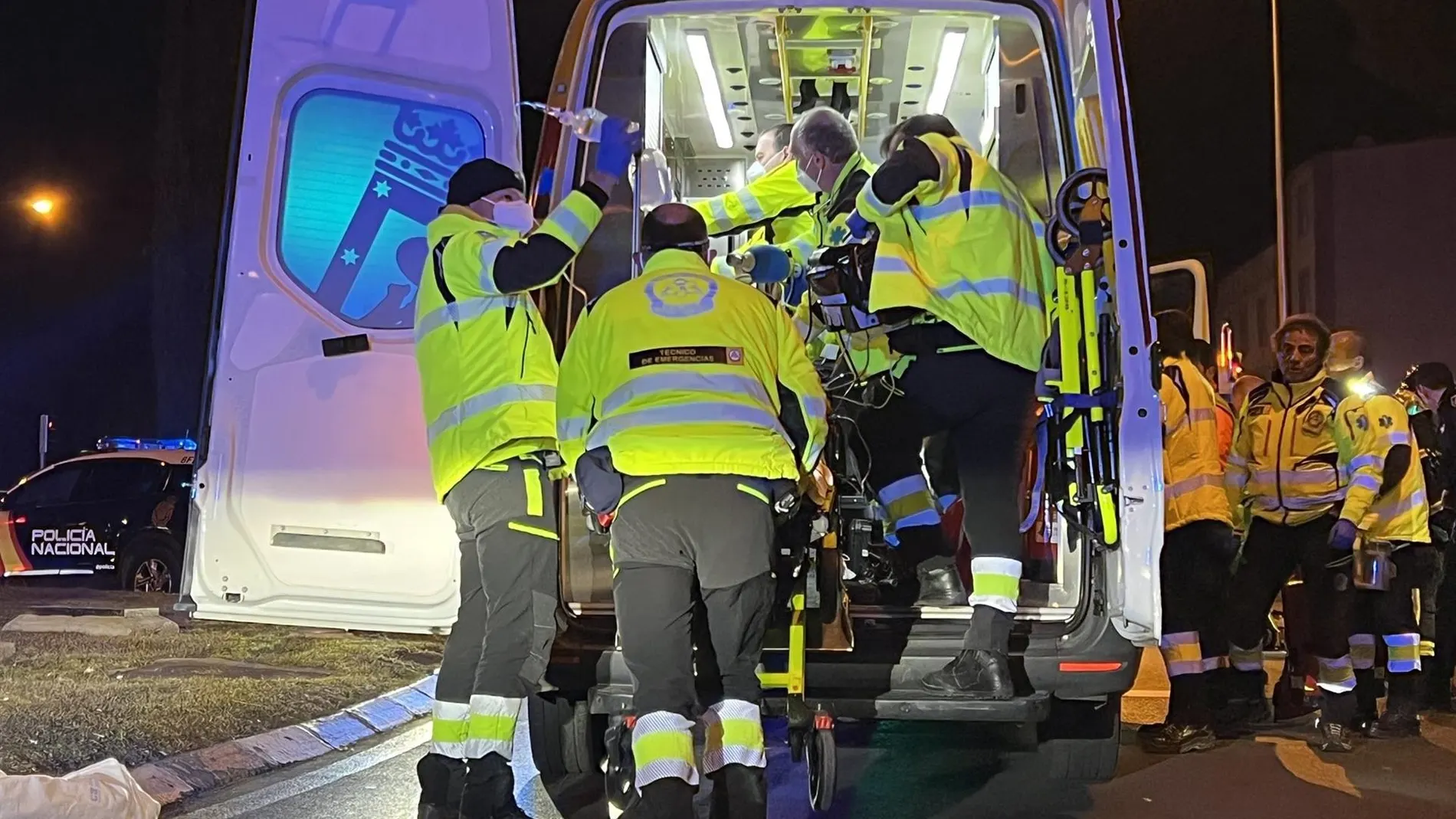 MADRID.-Sucesos.- Herido un joven de 28 años por dos heridas de arma blanca en la vallecana calle de Payaso Fofó