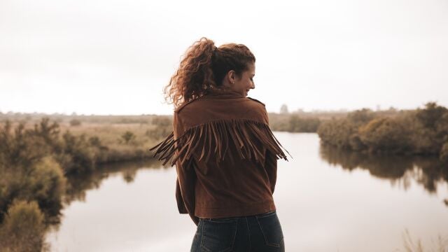 Estas chaquetas de ante serán tu mejor compra cuando acabe la ola de calor
