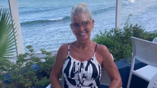 El hijo de una turista hospitalizada en Alicante recauda 100.000 euros para llevar a su madre en un avión medicalizado de vuelta a Irlanda