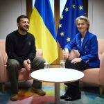 Ucrania.- Von der Leyen confirma que participará junto con otros líderes europeos en la reunión entre Trump y Zelenski
