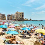 ¿Por qué no hay chinos en las playas españolas? El motivo por el que deciden no ir