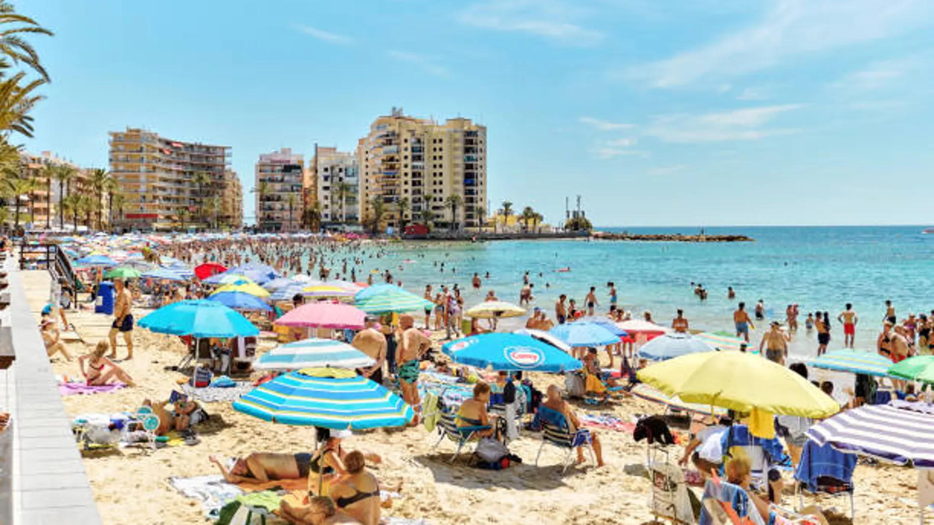 ¿Por qué no hay chinos en las playas españolas? El motivo por el que deciden no ir