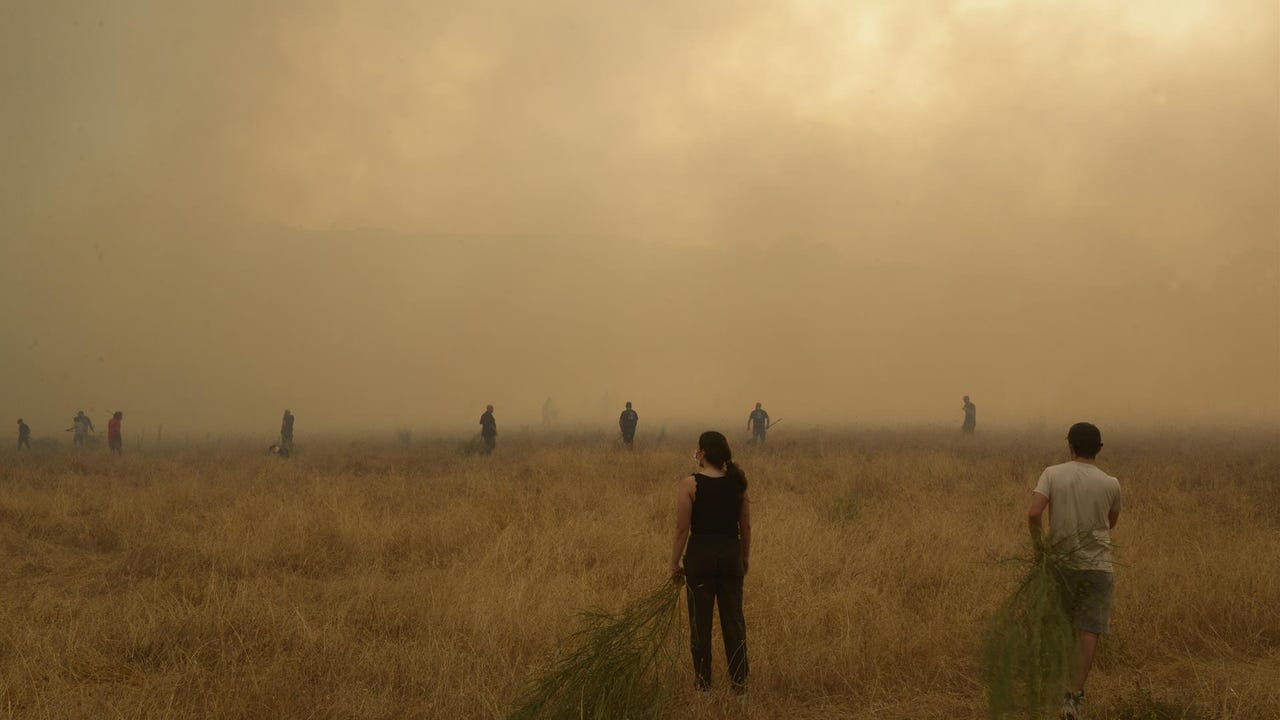 Galicia reorganiza la asistencia sanitaria ante la ola de incendios