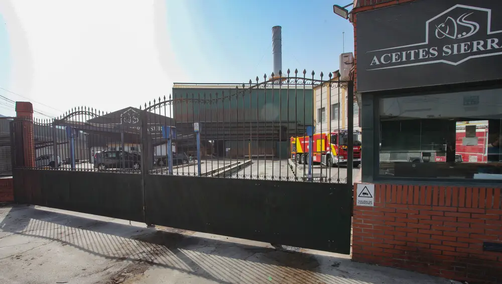 Luto en Pinos Puente (Granada) por la muerte de dos personas en el incendio de una fábrica