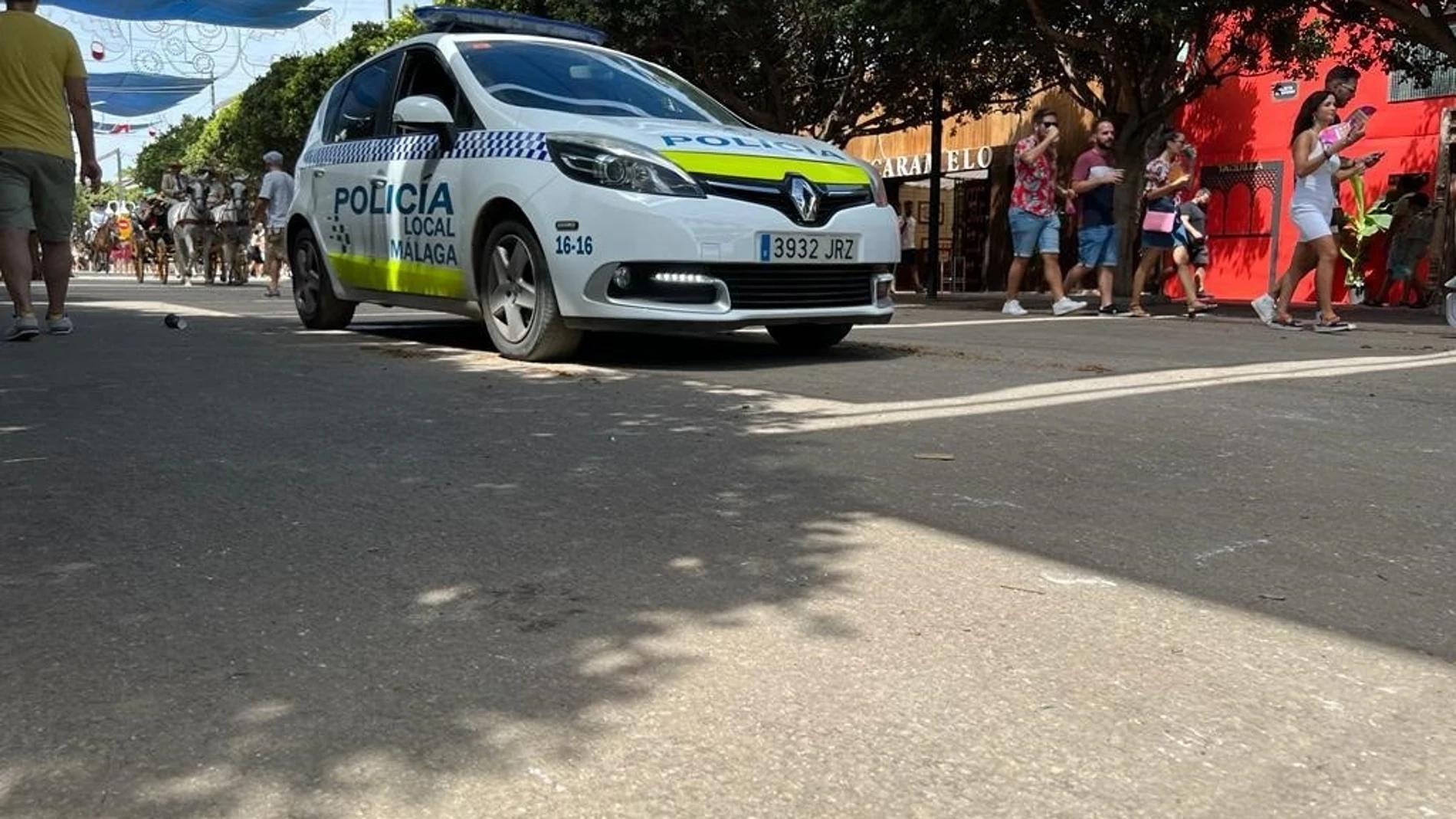 Un vehículo de la Policía Local en la Feria de Málaga