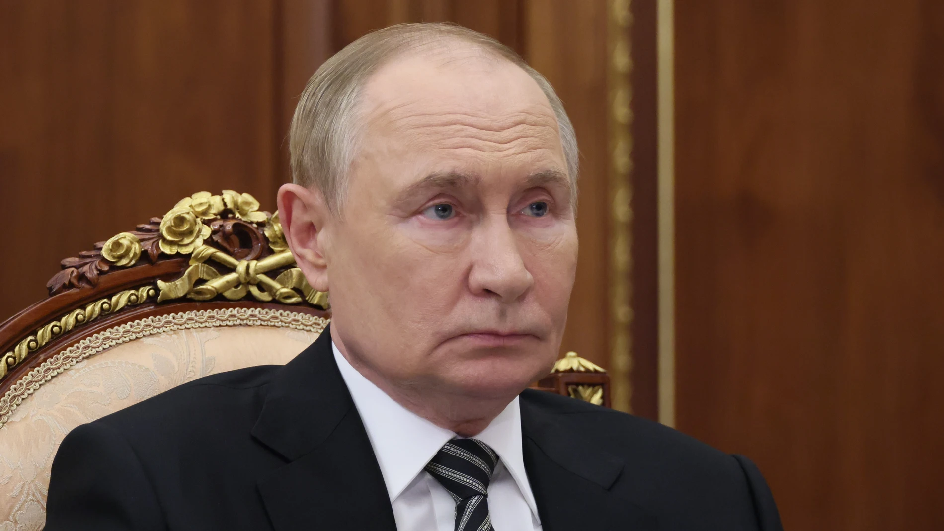 MOSCOW (Russian Federation), 19/08/2025.- Russia President Vladimir Putin meets with Acting Head of the Komi Republic Rostislav Goldshtein at the Kremlin in Moscow, Russia, 19 August 2025. (Rusia, Moscú) EFE/EPA/VYACHESLAV PROKOFYEV / SPUTNIK / KREMLIN POOL MANDATORY CREDIT