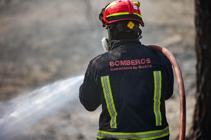 Sucesos.-Bomberos de la Comunidad de Madrid en el incendio de Yeles (Toledo)