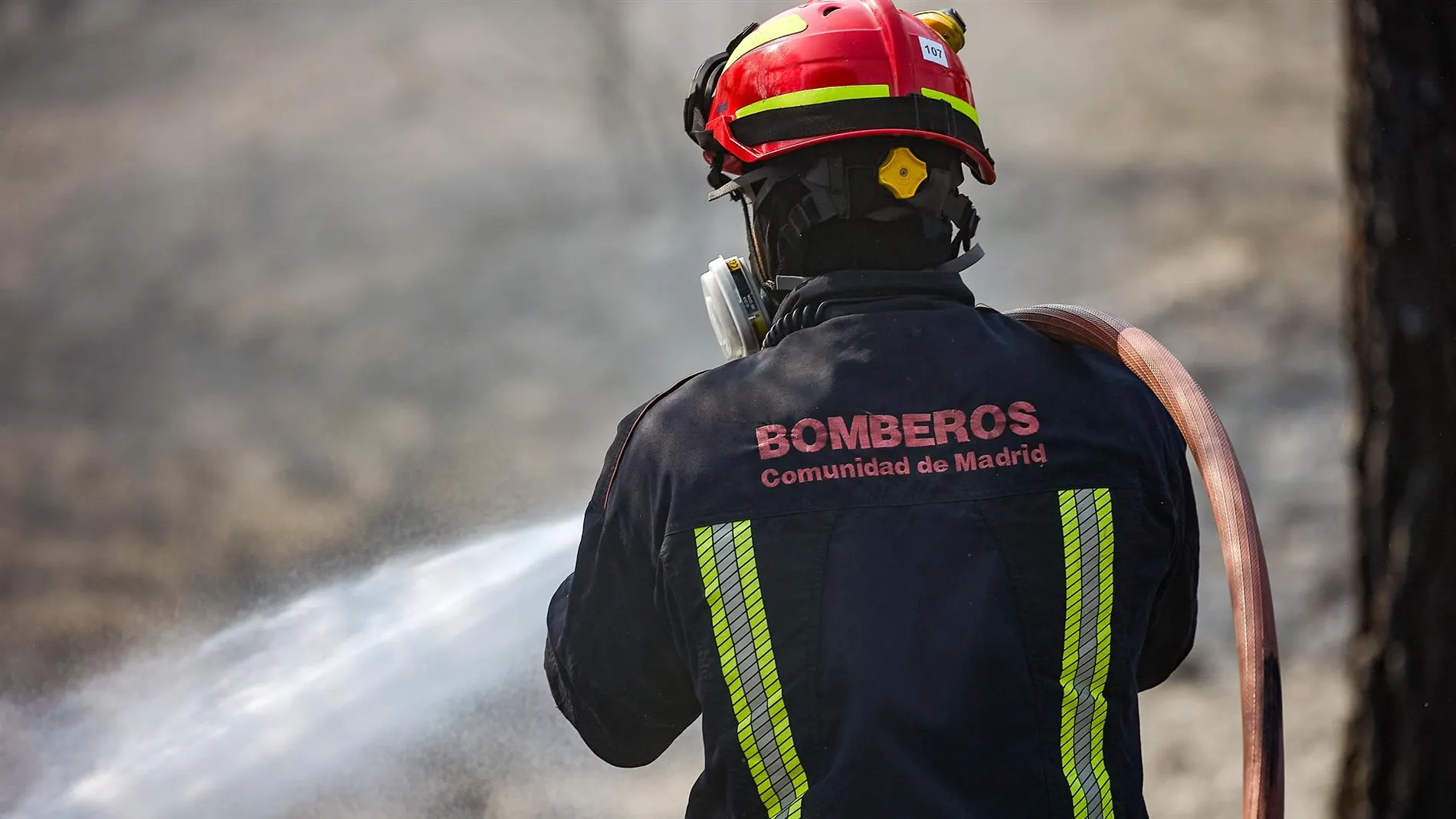 Sucesos.-Bomberos de la Comunidad de Madrid en el incendio de Yeles (Toledo)