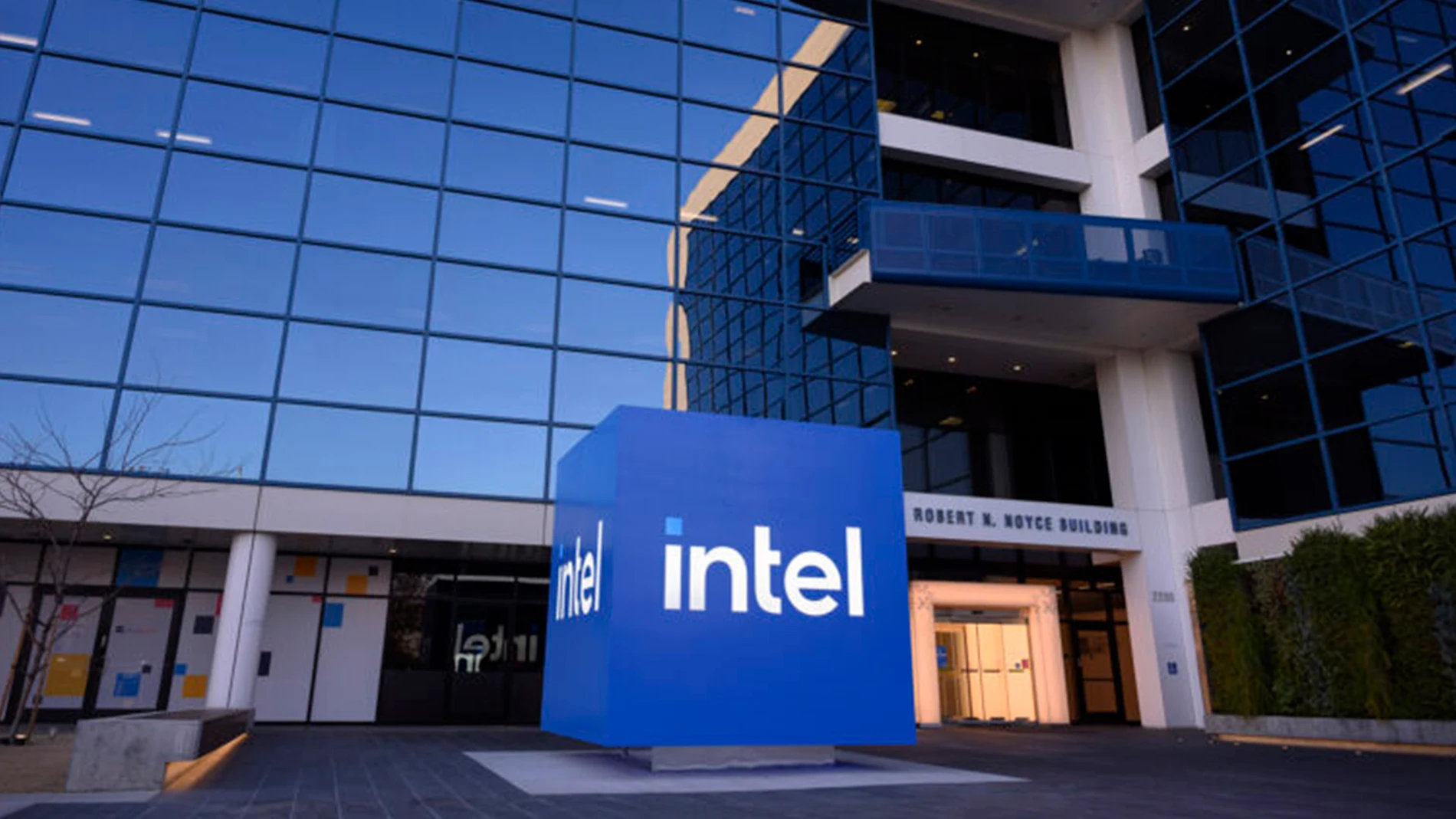 El edificio Robert Noyce, en Santa Clara, California, es la sede central de Intel Corporation