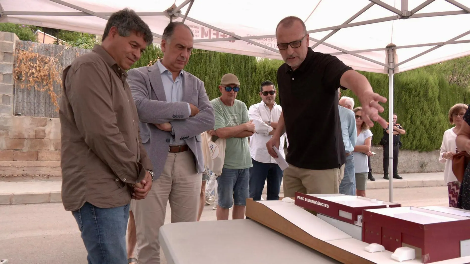 El conseller Juan Carlos Valderrama visita las obras del nuevo parque de Emergencias de Olocau