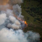 El Ayuntamiento de Oencia pide a los vecinos que ayuden como puedan contra el incendio forestal