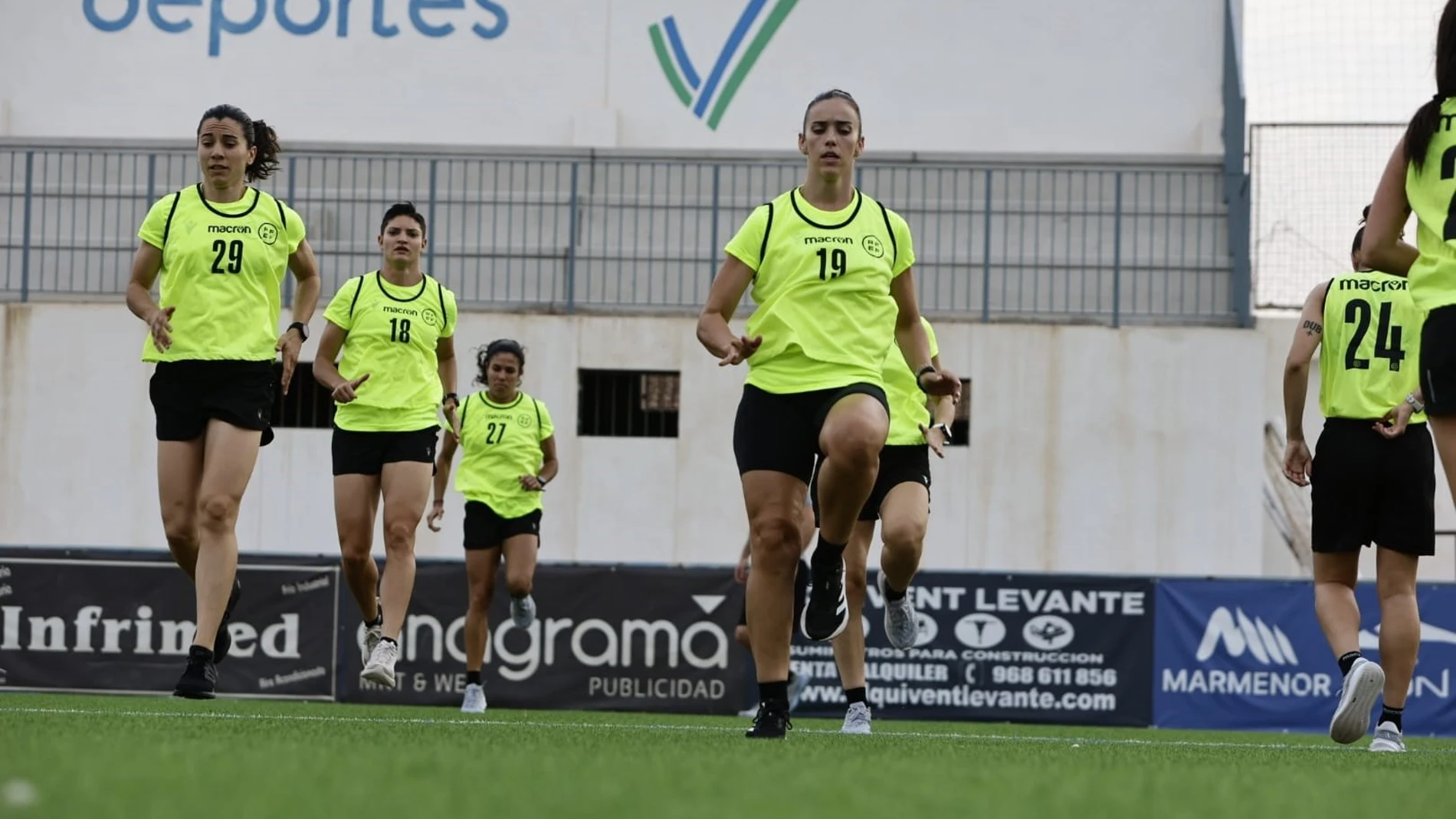 Las árbitras de Primera División superan las pruebas físicas para la temporada 2025-26. RFEF / Europa Press 19/08/2025