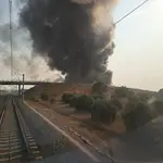 Sucesos.- Suspendida la circulación de trenes entre Yeles y La Sagra por un incendio de una fábrica cercana a la vía