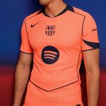 Fútbol.- El Barça homenajea al sextete con la tercera equipación para la temporada 25-26