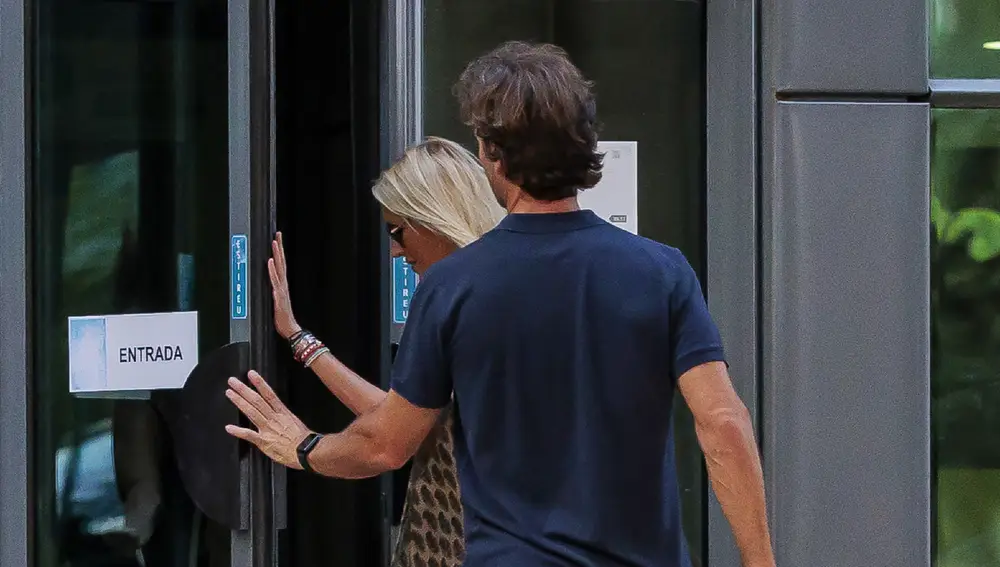 La visita de Carolina Cerezuela y Carlos Moyá a Jaime Anglada tras su último parte médico