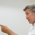 Feijóo acusa a Sánchez de "improvisar" ante los incendios y "escatimar" medios a las comunidades