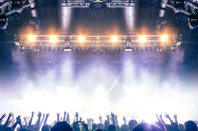 Imagen de personas en un concierto