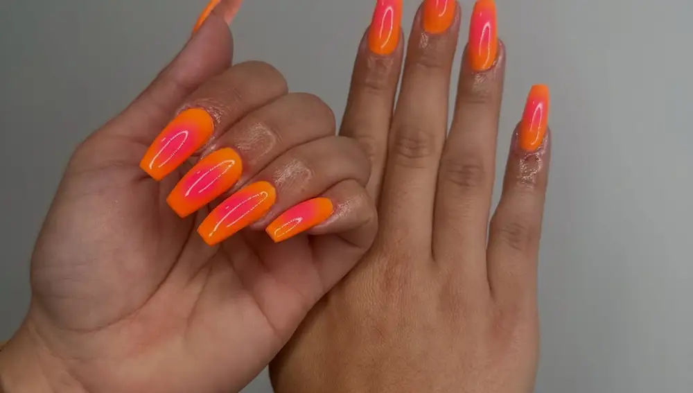 Aura nails