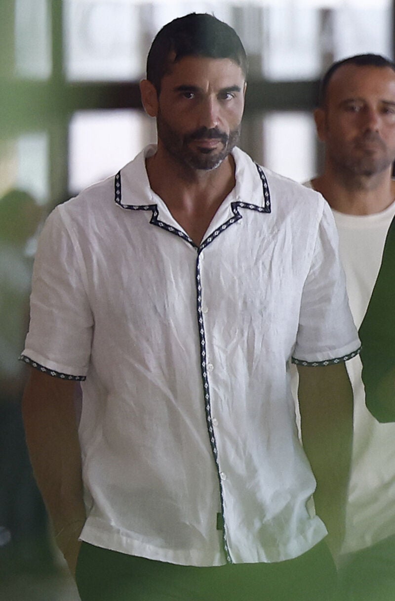 Álex García en el funeral de Verónica Echegui