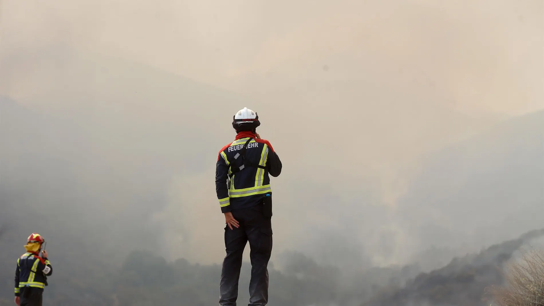 Suc.- Varias reproducciones en el incendio de Anllares del Sil (León) obligan a evacuar Anllarinos y declarar el IGR 2