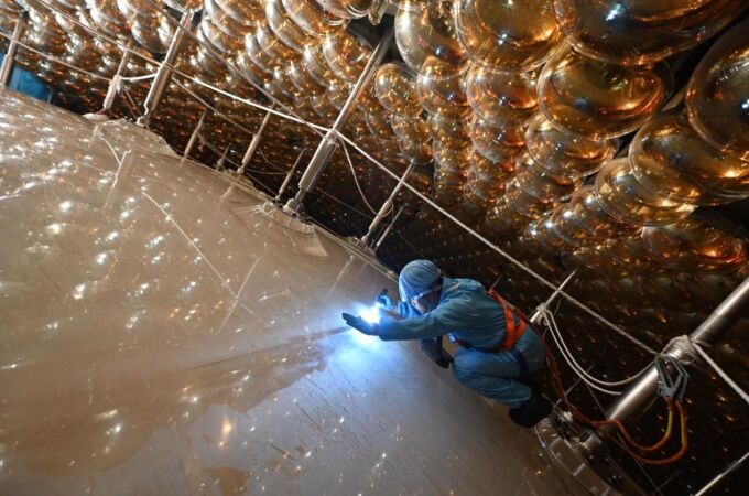 Interior del detector JUNO