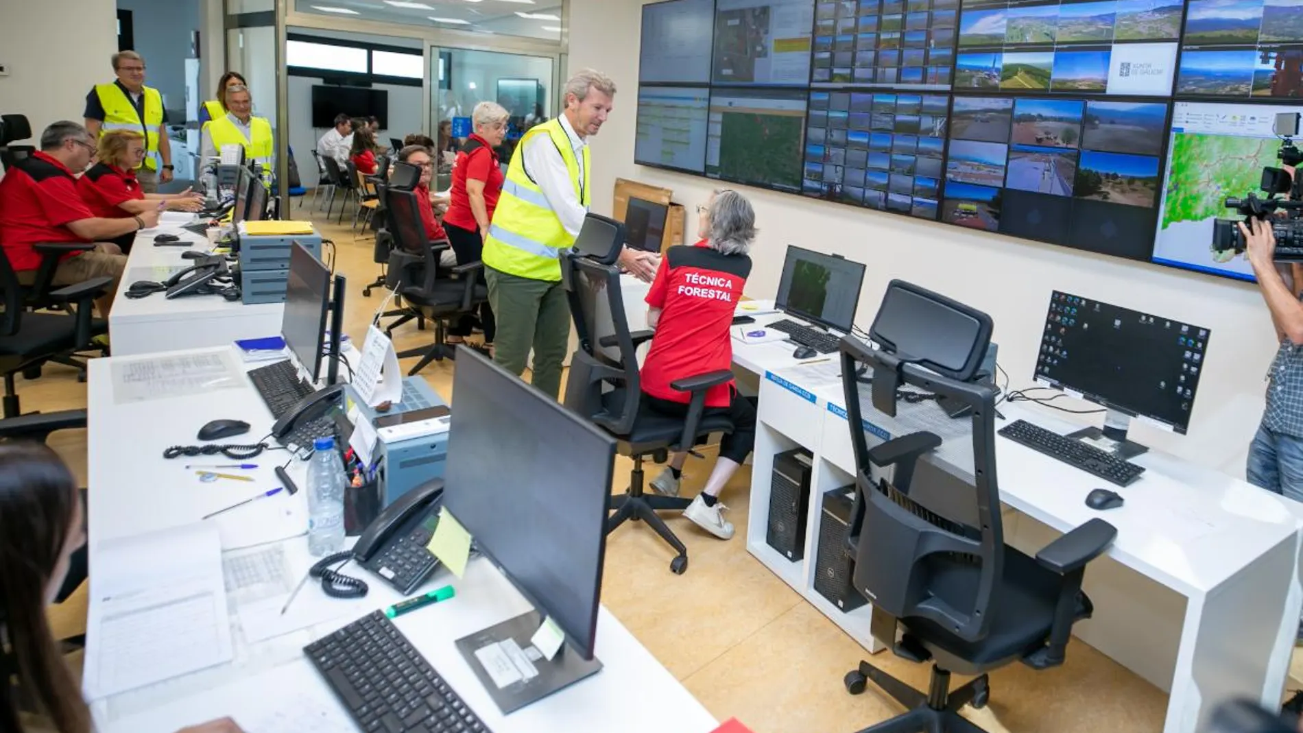 Rueda visitó hoy el Centro de Coordinación Operativa Integrada (CECOPI) en Orense.