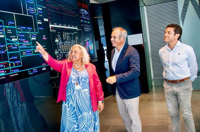 La alcaldesa en funciones, en las instalaciones de Emivasa