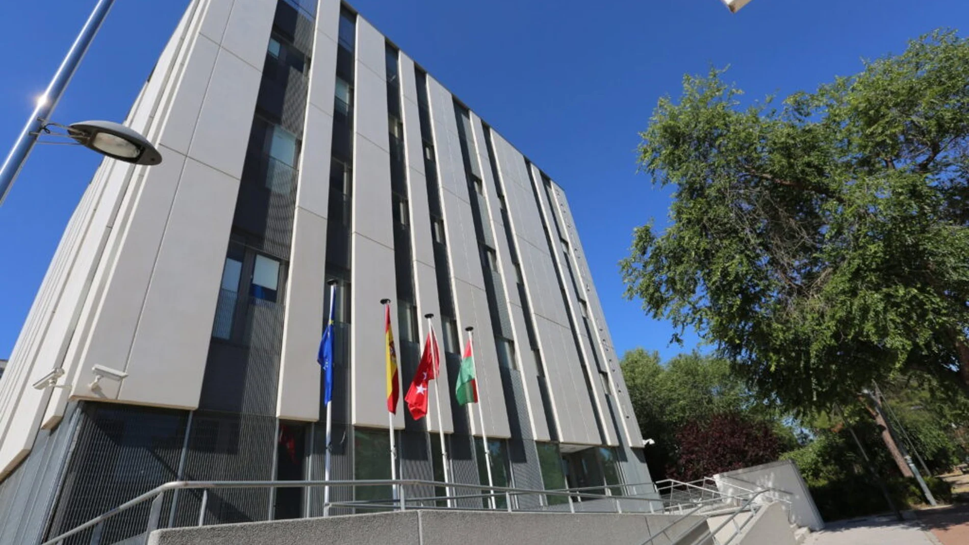 MADRID.-Sucesos.- Trata de robar una cadena de oro y es reducido por la víctima y un grupo de ciudadanos en Coslada