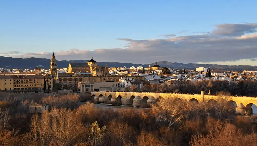 Este es el puente más bonito de España: ¿dónde está, qué ciudades conecta y por qué deberías visitarlo?