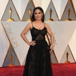 La actriz Salma Hayek posa para los medios