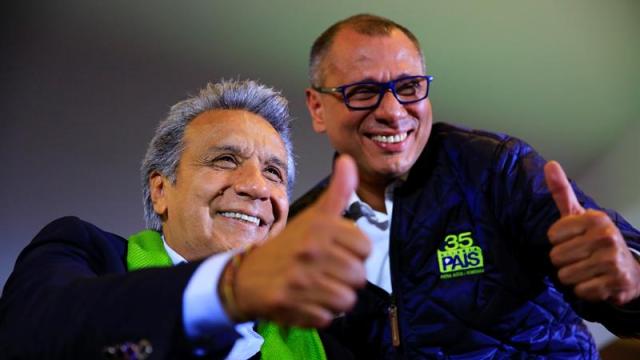 El candidato oficialista, Lenín Moreno, junto al vicepresidente ecuatoriano, Jorge Glas
