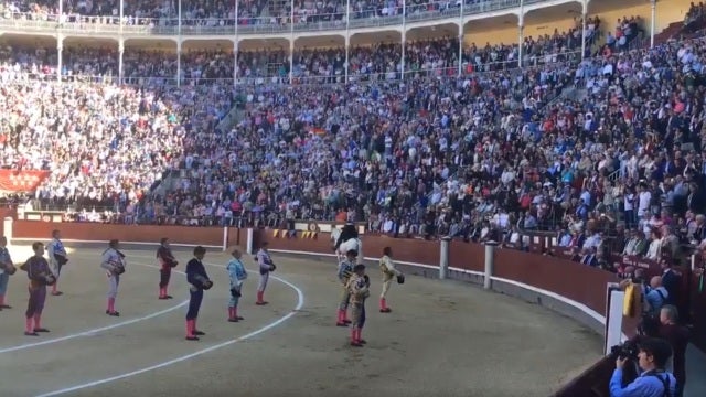 Minuto de silencio en las Ventas