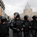 Policías antidisturbios en Rusia
